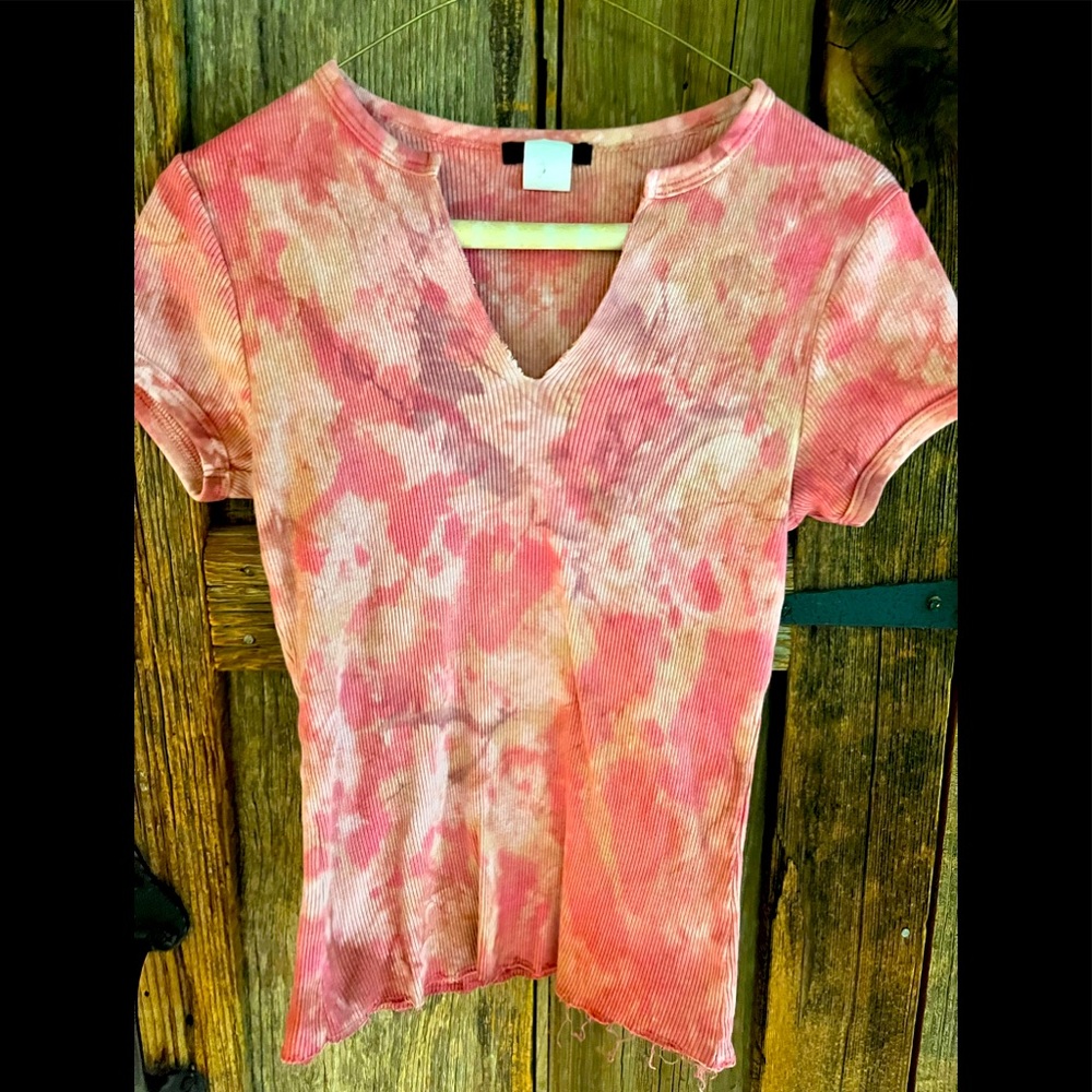 Perfect vintage tie-dye v-neck T-shirt